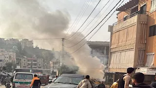 فيديو.. مسيرة إسرائيلية تستهدف سيارة بصاروخين جنوبي لبنان