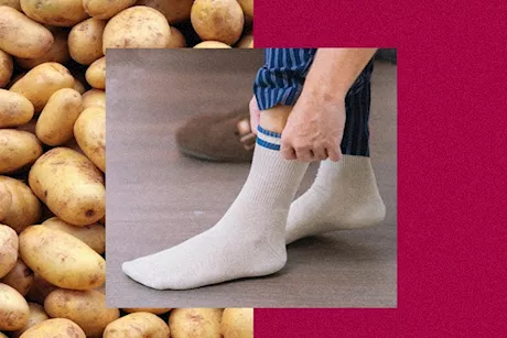 ترند البطاطس- هل وضع شريحة نيئة في الجوارب يعالج البرد؟