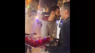 بعد إلغاء نتائج النواب.. احتفالات و"شربات موز" في الرمل بالإسكندرية (فيديو وصور)