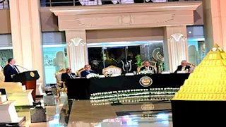 هرم من السبائك.. كيف تحول 1800 حرز منذ عقود إلى رصيد ذهبي تاريخي؟  | فيديو وصور