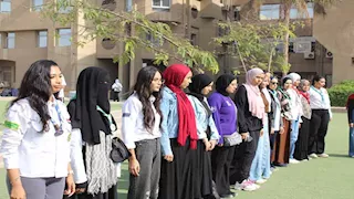 صور.. تجربة إخلاء طارئة بألسن عين شمس خلال 7 دقائق لمواجهة الأزمات