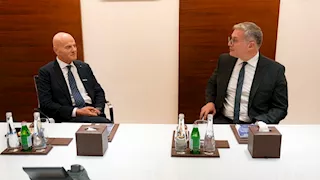 وزير البترول يبحث مع رئيس إيني تسريع برامج نقل الغاز القبرصي إلى مصر