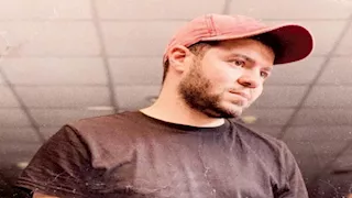 مخرج "كارثة طبيعية" ينعى أحد المشاركين في العمل: "كان راجل جميل وطيب"