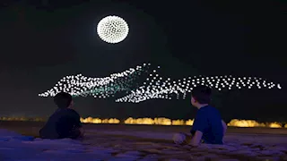 انطلاق فعاليات "منار أبوظبي" 2025 بالكامل مع 22 عملاً فنياً ضوئياً