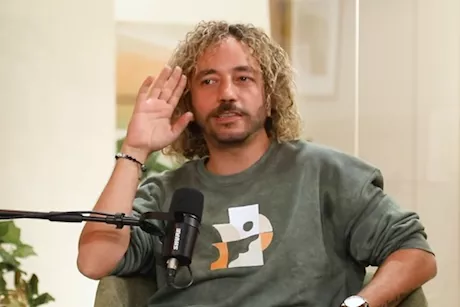 علي قنديل: هذه الفاكهة تعادل 3 أكواب من القهوة صباحًا