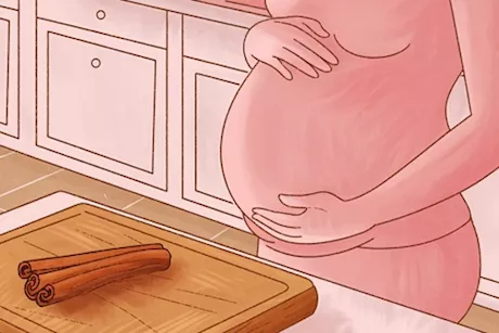 طبيب يبرئ القرفة من خرافة شائعة بين الحوامل "فيديو"