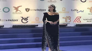 إطلالات لافتة ولمسات ملكية.. هكذا تألق النجوم في مهرجان "The Best"