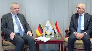 صور.. رئيس جامعة عين شمس وسفير ألمانيا يبحثان تعاونًا أكاديميًا