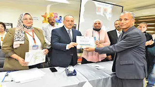 محافظ أسيوط يشهد ندوة حول مستقبل التوظيف في عصر الذكاء الاصطناعي (صور)