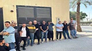 استمرار توافد المصريين بالرياض على السفارة للإدلاء بأصواتهم في انتخابات البرلمان