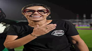 أخفت على والدها لعبها للكرة.. من هي لمياء بومهدي مدربة مازيمبي للسيدات؟