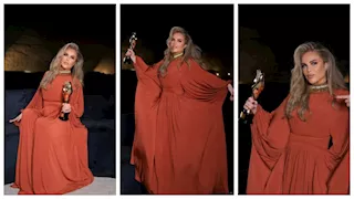 أمام الأهرامات.. نيكول سابا تنشر صورًا مع ياسمين عبدالعزيز من حفل  "The best" 