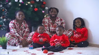 15 صورة جديدة لفيستون مايلي وزوجته وأبنائه