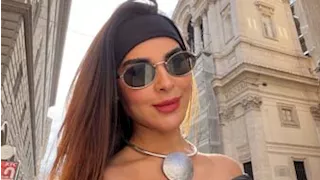 نورهان منصور تخطف الأنظار من أحدث ظهور في شوارع روما.. صور