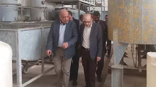 وزير الكهرباء يتفقد مجمع الوحدات التكنولوجية بأنشاص