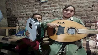  "زوزو كعابيش" تطلق مبادرة لتعليم أطفال الصعيد الموسيقى والغناء -صور