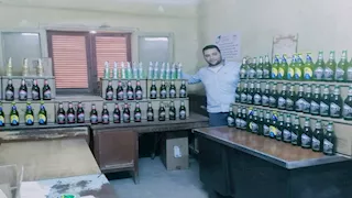 ضبط مخزن غير مرخص يحتوي على مشروبات كحولية ولحوم فاسدة بأسيوط