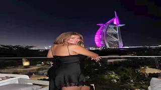 إيناس علي تخطف الأنظار بإطلالة جريئة في دبي