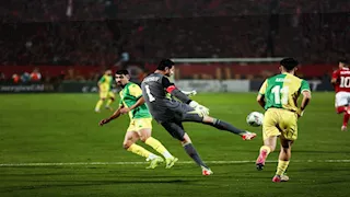 عاجل.. الأهلي يعلن تفاصيل إصابة الشناوي وثنائي الفريق