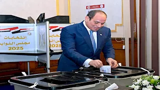 4 صور للرئيس السيسي خلال تصويته في انتخابات النواب 2025