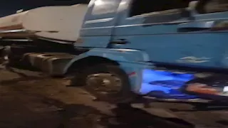 بعد تصادم سيارة بنزين.. السلطات تمنع كارثة على صحراوي الإسكندرية (صور)