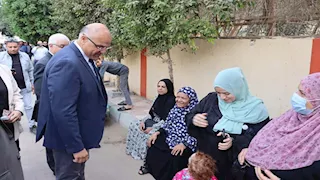 محافظ القليوبية يتفقد لجان اقتراع النواب ويشيد بدور المرأة المصرية (صور)