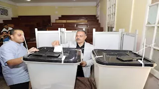 محافظ الشرقية يدلي بصوته في مجلس النواب 2025 (صور)