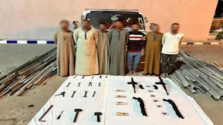 120 قطعة حديدية .. سقوط عصابة سرقة أبراج الكهرباء بأسيوط