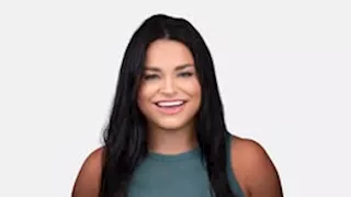 تبتلع أشياء غريبة.. تعرف على المرأة صاحبة أوسع فم في العالم