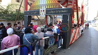 صور.. طوابير وإقبال كثيف في ثاني أيام المرحلة الثانية لانتخابات البرلمان