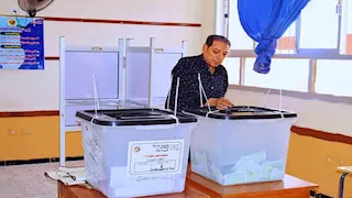مدير تعليم جنوب سيناء يدلي بصوته في انتخابات مجلس النواب 