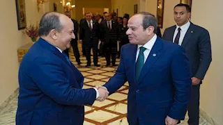 الرئيس السيسى يستقبل الوزير الأول للجمهورية الجزائرية 