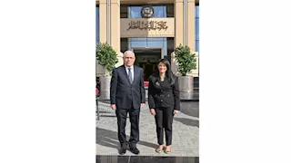 النيابة العامة تستلم مركبات ذكية لتقديم خدماتها الرقمية للمواطنين | صور