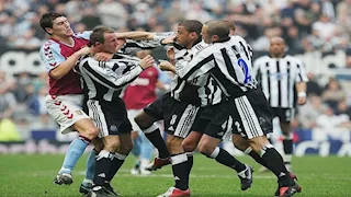 ضربة رأس ومضرب جولف.. 5 معارك لا تُنسى أشعلت الملاعب بين زملاء الفريق