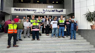 تجربة إخلاء طارئة بصيدلة عين شمس خلال 5 دقائق -صور