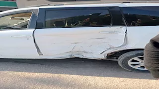 بالصورـ 6 مصابين في تصادم سيارتين على الطريق الزراعي بأسيوط