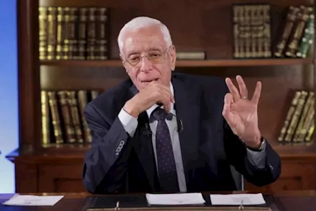 هل تحتاج إلى دعامة مع انسداد 70؟- حسام موافي يحسم الجدل