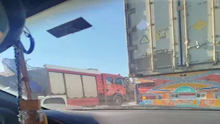 بحمولة "سن".. انقلاب سيارة نقل ثقيل بطريق الإسكندرية الصحراوي- صور