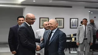 بدء اجتماع الجمعية العمومية لاتحاد الكرة بعزف السلام الوطنى