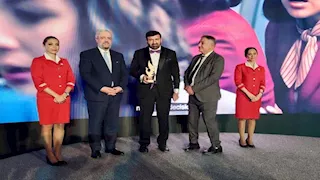 "أختطفت مرتين" للمخرج محمد الموجي يحصد جائزة الطاووس الذهبي كأفضل وثائقي بالأردن