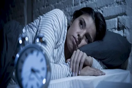 فيتامينات نقصها يسبب الأرق- طبيب يوضح 