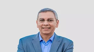 العضو المنتدب للقابضة للأدوية: ننتج 4 مليارات عبوة سنويًا