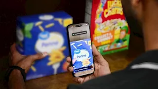 ابتكار تطبيق جديد يساعد المكفوفين على تجنب العقبات أثناء التنقل