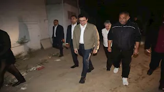 وزير الثقافة يتفقد موقع حريق ديكور مسلسل "الكينج" -(صور)