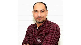 فريق محترف.. أول تعليق لمخرج احتفالية المتحف المصري الكبير