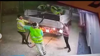 تنكروا في زي عمال اتصالات.. عصابة تسرق نصف طن كابلات بسوهاج