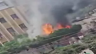 "النار ولعت في الكانتين".. حريق هائل داخل مدرسة في المنيا- صور