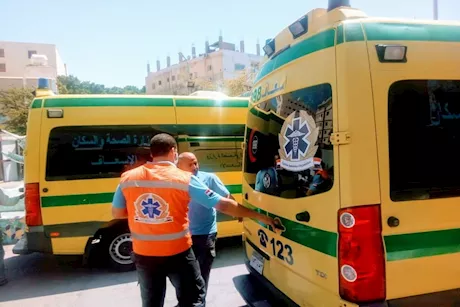 عاجل| الصحة: 25 مصابًا في حادث ميني باص على طريق العين السخنة