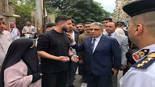 "لن أغادر".. ماذا فعل محافظ الدقهلية في موقف المنصورة؟ (صور)