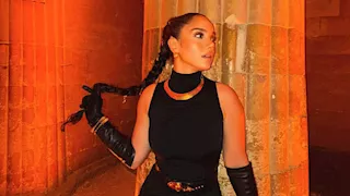 رنا رئيس بإطلالة جذابة.. كيف نسقت الإكسسوارات مع الفستان؟